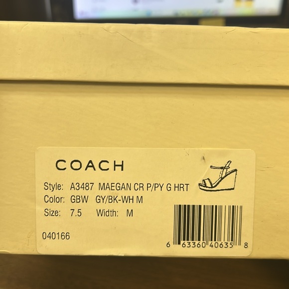 RARE Coach Maegan Graffiti Heels - Picture 2 of 6